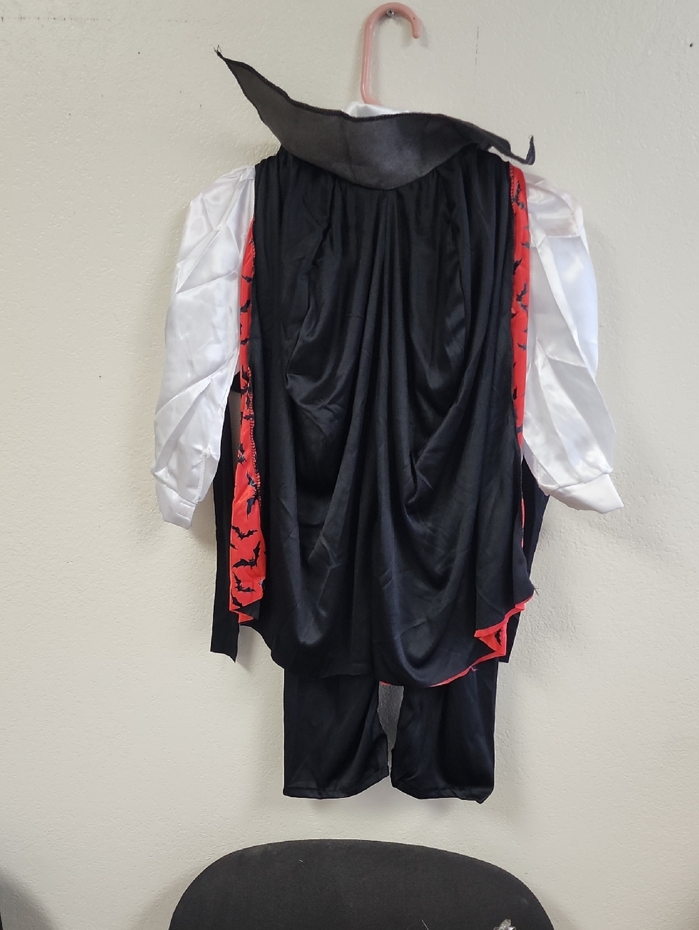 RUBIES VAMPIRE YOUTH  COSTUME SIZE SMALL - Picture 10 of 15